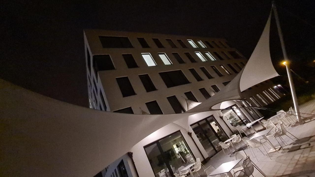 Hotel Drie Eiken เอเดอเคม ภายนอก รูปภาพ