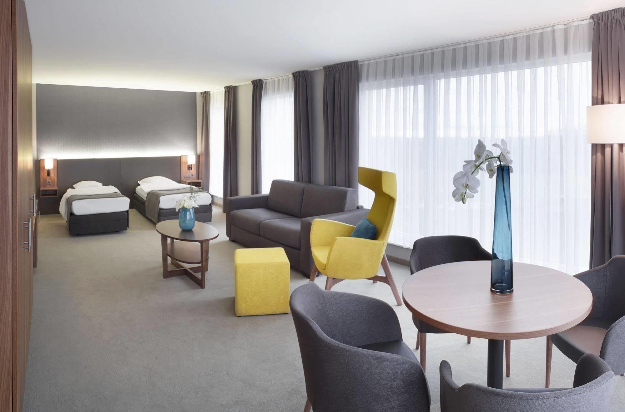 Hotel Drie Eiken เอเดอเคม ภายนอก รูปภาพ